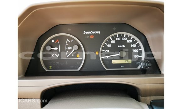 Buy Import Toyota Land Cruiser Beige Car in Import - Dubai in Abia State Buy Import Toyota Land Cruiser Beige Car in Import - Dubai in Abia State