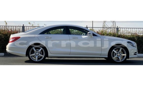 Buy Import Mercedes-Benz 190 White Car in Import - Dubai in Abia State Buy Import Mercedes-Benz 190 White Car in Import - Dubai in Abia State