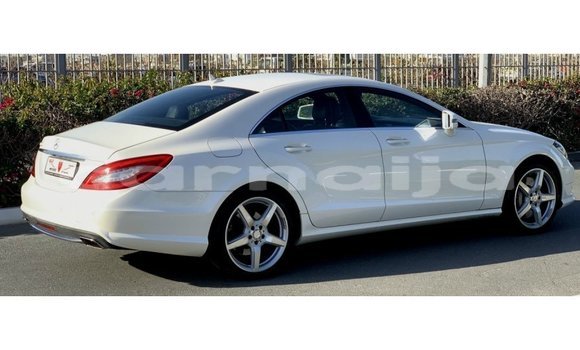 Buy Import Mercedes-Benz 190 White Car in Import - Dubai in Abia State Buy Import Mercedes-Benz 190 White Car in Import - Dubai in Abia State