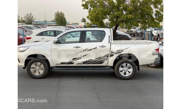 Buy Import Toyota Hilux White Car in Import - Dubai in Abia State Buy Import Toyota Hilux White Car in Import - Dubai in Abia State