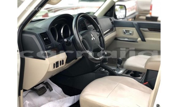 Buy Import Mitsubishi Pajero White Car in Import - Dubai in Abia State Buy Import Mitsubishi Pajero White Car in Import - Dubai in Abia State