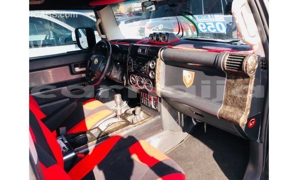 Acheter Import Voiture Toyota FJ Cruiser Noir à Import - Dubai, État d'Abia Acheter Import Voiture Toyota FJ Cruiser Noir à Import - Dubai, État d'Abia