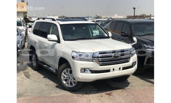 Buy Import Toyota Land Cruiser White Car in Import - Dubai in Abia State Buy Import Toyota Land Cruiser White Car in Import - Dubai in Abia State