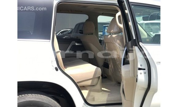 Buy Import Toyota Land Cruiser White Car in Import - Dubai in Abia State Buy Import Toyota Land Cruiser White Car in Import - Dubai in Abia State
