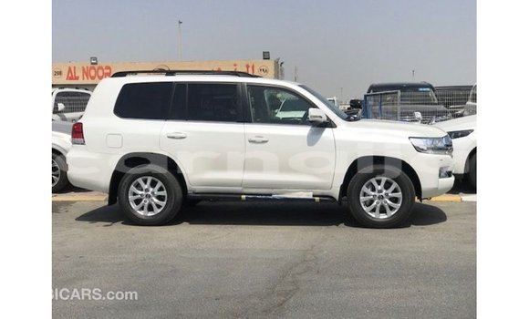 Buy Import Toyota Land Cruiser White Car in Import - Dubai in Abia State Buy Import Toyota Land Cruiser White Car in Import - Dubai in Abia State