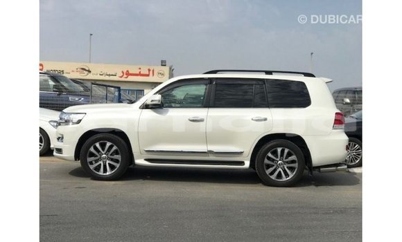Buy Import Toyota Land Cruiser White Car in Import - Dubai in Abia State Buy Import Toyota Land Cruiser White Car in Import - Dubai in Abia State