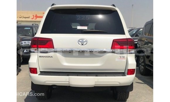 Buy Import Toyota Land Cruiser White Car in Import - Dubai in Abia State Buy Import Toyota Land Cruiser White Car in Import - Dubai in Abia State