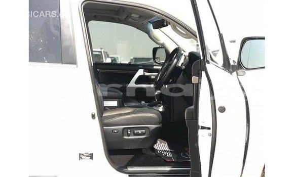 Buy Import Toyota Land Cruiser White Car in Import - Dubai in Abia State Buy Import Toyota Land Cruiser White Car in Import - Dubai in Abia State