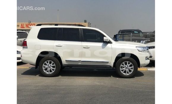 Buy Import Toyota Land Cruiser White Car in Import - Dubai in Abia State Buy Import Toyota Land Cruiser White Car in Import - Dubai in Abia State