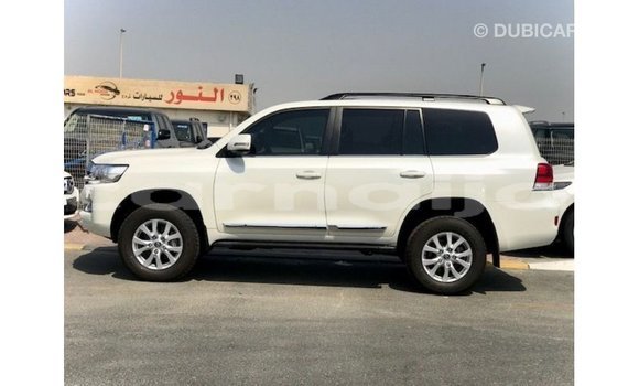 Buy Import Toyota Land Cruiser White Car in Import - Dubai in Abia State Buy Import Toyota Land Cruiser White Car in Import - Dubai in Abia State