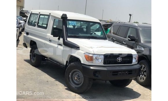 Acheter Import Voiture Toyota Land Cruiser Blanc à Import - Dubai, État d'Abia Acheter Import Voiture Toyota Land Cruiser Blanc à Import - Dubai, État d'Abia