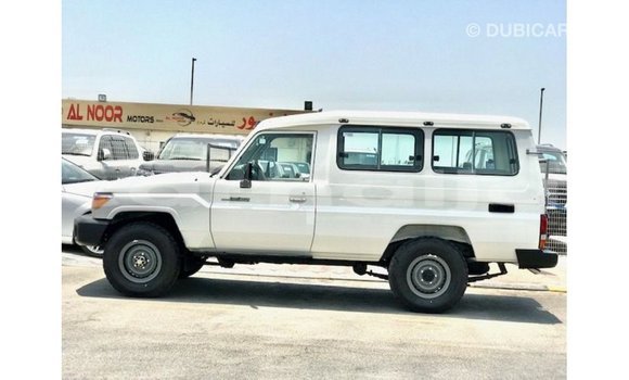 Acheter Import Voiture Toyota Land Cruiser Blanc à Import - Dubai, État d'Abia Acheter Import Voiture Toyota Land Cruiser Blanc à Import - Dubai, État d'Abia