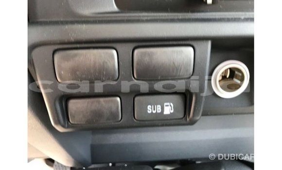 Acheter Import Voiture Toyota Land Cruiser Blanc à Import - Dubai, État d'Abia Acheter Import Voiture Toyota Land Cruiser Blanc à Import - Dubai, État d'Abia