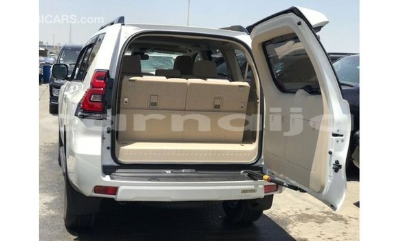 Acheter Import Voiture Toyota Prado Blanc à Import - Dubai, État d'Abia Acheter Import Voiture Toyota Prado Blanc à Import - Dubai, État d'Abia