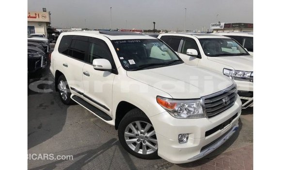 Buy Import Toyota Land Cruiser White Car in Import - Dubai in Abia State Buy Import Toyota Land Cruiser White Car in Import - Dubai in Abia State