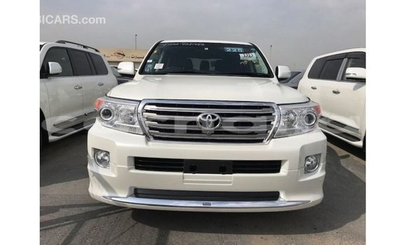 Buy Import Toyota Land Cruiser White Car in Import - Dubai in Abia State Buy Import Toyota Land Cruiser White Car in Import - Dubai in Abia State