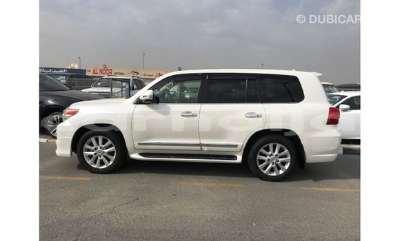 Buy Import Toyota Land Cruiser White Car in Import - Dubai in Abia State Buy Import Toyota Land Cruiser White Car in Import - Dubai in Abia State