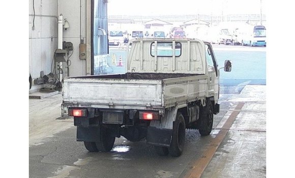 Acheter Import Utilitaire Toyota Dyna Blanc à Import - Dubai, État d'Abia Acheter Import Utilitaire Toyota Dyna Blanc à Import - Dubai, État d'Abia