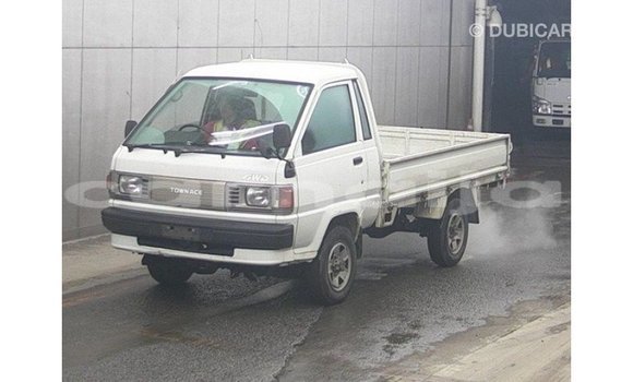 Buy Import Toyota HiAce White Truck in Import - Dubai in Abia State Buy Import Toyota HiAce White Truck in Import - Dubai in Abia State