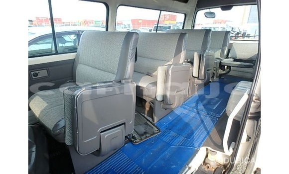 Buy Import Nissan Caravan White Car in Import - Dubai in Abia State Buy Import Nissan Caravan White Car in Import - Dubai in Abia State