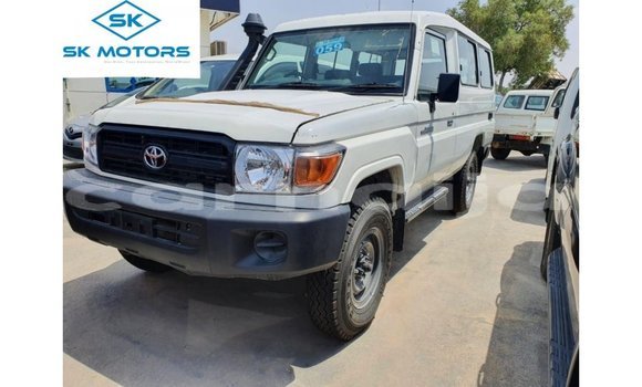 Acheter Import Voiture Toyota Land Cruiser Blanc à Import - Dubai, État d'Abia Acheter Import Voiture Toyota Land Cruiser Blanc à Import - Dubai, État d'Abia
