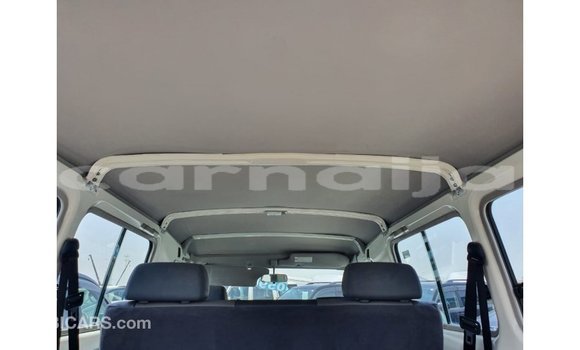 Acheter Import Voiture Toyota Land Cruiser Blanc à Import - Dubai, État d'Abia Acheter Import Voiture Toyota Land Cruiser Blanc à Import - Dubai, État d'Abia