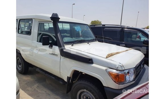 Acheter Import Voiture Toyota Land Cruiser Blanc à Import - Dubai, État d'Abia Acheter Import Voiture Toyota Land Cruiser Blanc à Import - Dubai, État d'Abia