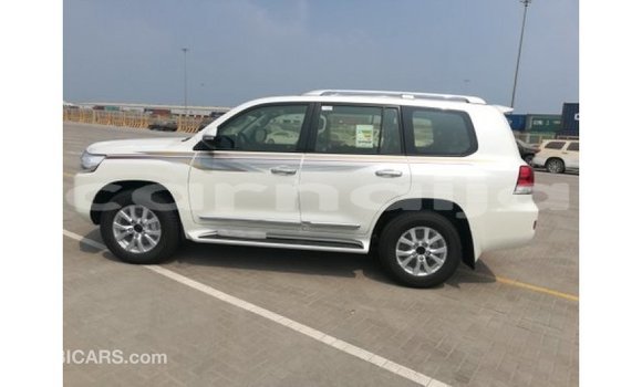 Buy Import Toyota Land Cruiser White Car in Import - Dubai in Abia State Buy Import Toyota Land Cruiser White Car in Import - Dubai in Abia State