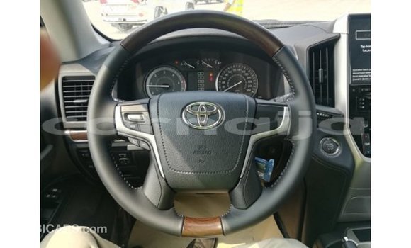 Buy Import Toyota Land Cruiser White Car in Import - Dubai in Abia State Buy Import Toyota Land Cruiser White Car in Import - Dubai in Abia State