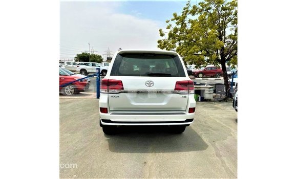 Buy Import Toyota Land Cruiser White Car in Import - Dubai in Abia State Buy Import Toyota Land Cruiser White Car in Import - Dubai in Abia State
