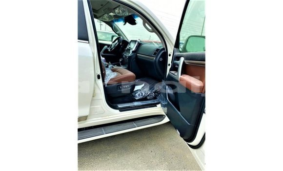 Buy Import Toyota Land Cruiser White Car in Import - Dubai in Abia State Buy Import Toyota Land Cruiser White Car in Import - Dubai in Abia State
