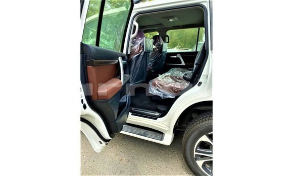 Buy Import Toyota Land Cruiser White Car in Import - Dubai in Abia State Buy Import Toyota Land Cruiser White Car in Import - Dubai in Abia State