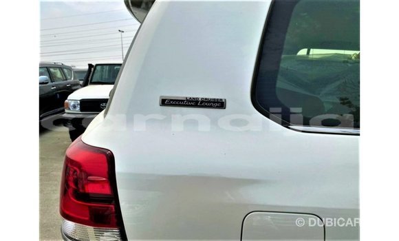 Buy Import Toyota Land Cruiser White Car in Import - Dubai in Abia State Buy Import Toyota Land Cruiser White Car in Import - Dubai in Abia State