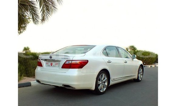 Buy Import Lexus LS White Car in Import - Dubai in Abia State Buy Import Lexus LS White Car in Import - Dubai in Abia State
