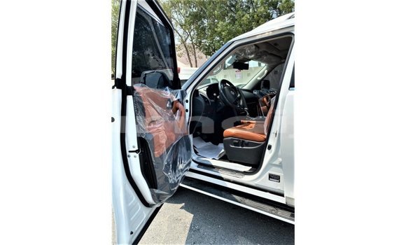 Buy Import Nissan Patrol White Car in Import - Dubai in Abia State Buy Import Nissan Patrol White Car in Import - Dubai in Abia State