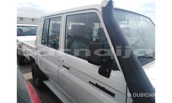Buy Import Toyota Land Cruiser White Car in Import - Dubai in Abia State Buy Import Toyota Land Cruiser White Car in Import - Dubai in Abia State