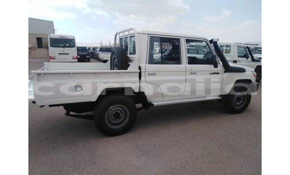Buy Import Toyota Land Cruiser White Car in Import - Dubai in Abia State Buy Import Toyota Land Cruiser White Car in Import - Dubai in Abia State
