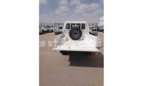 Buy Import Toyota Land Cruiser White Car in Import - Dubai in Abia State Buy Import Toyota Land Cruiser White Car in Import - Dubai in Abia State