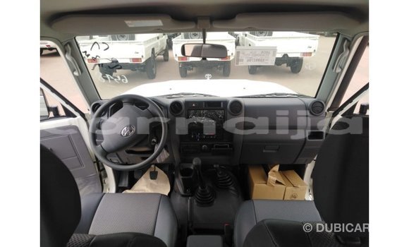 Buy Import Toyota Land Cruiser White Car in Import - Dubai in Abia State Buy Import Toyota Land Cruiser White Car in Import - Dubai in Abia State