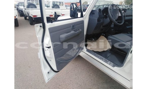Buy Import Toyota Land Cruiser White Car in Import - Dubai in Abia State Buy Import Toyota Land Cruiser White Car in Import - Dubai in Abia State