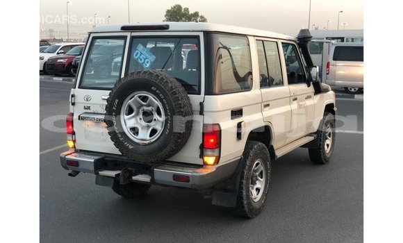 Buy Import Toyota Land Cruiser White Car in Import - Dubai in Abia State Buy Import Toyota Land Cruiser White Car in Import - Dubai in Abia State
