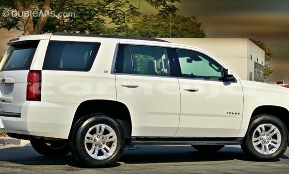 Acheter Import Voiture Chevrolet Tahoe Blanc à Import - Dubai, État d'Abia Acheter Import Voiture Chevrolet Tahoe Blanc à Import - Dubai, État d'Abia
