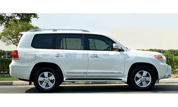 Buy Import Toyota Land Cruiser White Car in Import - Dubai in Abia State Buy Import Toyota Land Cruiser White Car in Import - Dubai in Abia State