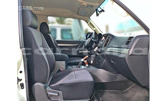 Acheter Import Voiture Mitsubishi Pajero Blanc à Import - Dubai, État d'Abia Acheter Import Voiture Mitsubishi Pajero Blanc à Import - Dubai, État d'Abia