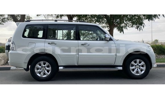 Acheter Import Voiture Mitsubishi Pajero Blanc à Import - Dubai, État d'Abia Acheter Import Voiture Mitsubishi Pajero Blanc à Import - Dubai, État d'Abia