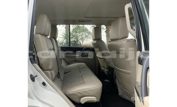 Acheter Import Voiture Mitsubishi Pajero Blanc à Import - Dubai, État d'Abia Acheter Import Voiture Mitsubishi Pajero Blanc à Import - Dubai, État d'Abia