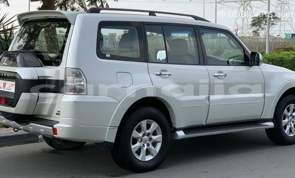 Acheter Import Voiture Mitsubishi Pajero Blanc à Import - Dubai, État d'Abia Acheter Import Voiture Mitsubishi Pajero Blanc à Import - Dubai, État d'Abia
