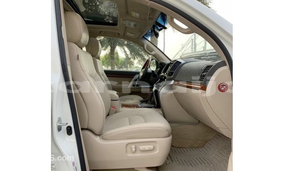 Acheter Import Voiture Toyota Land Cruiser Blanc à Import - Dubai, État d'Abia Acheter Import Voiture Toyota Land Cruiser Blanc à Import - Dubai, État d'Abia