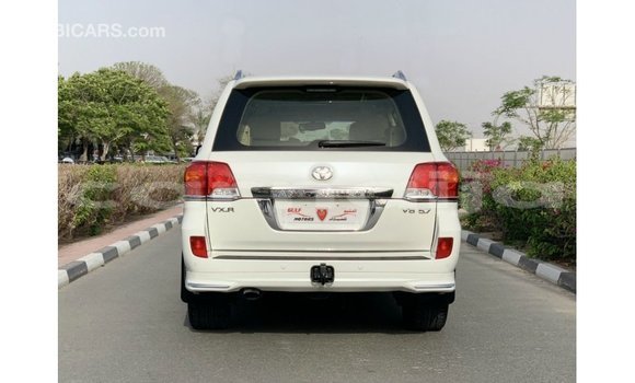 Acheter Import Voiture Toyota Land Cruiser Blanc à Import - Dubai, État d'Abia Acheter Import Voiture Toyota Land Cruiser Blanc à Import - Dubai, État d'Abia
