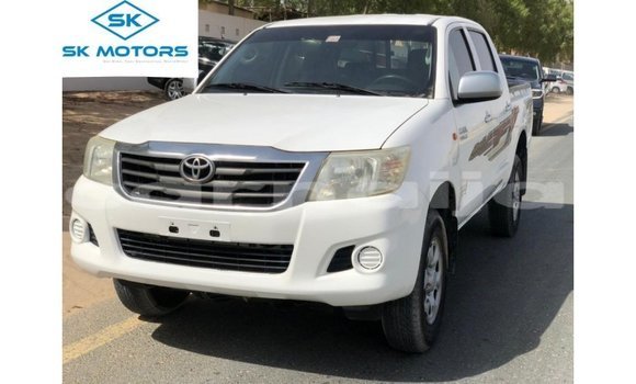 Acheter Import Voiture Toyota Hilux Blanc à Import - Dubai, État d'Abia Acheter Import Voiture Toyota Hilux Blanc à Import - Dubai, État d'Abia